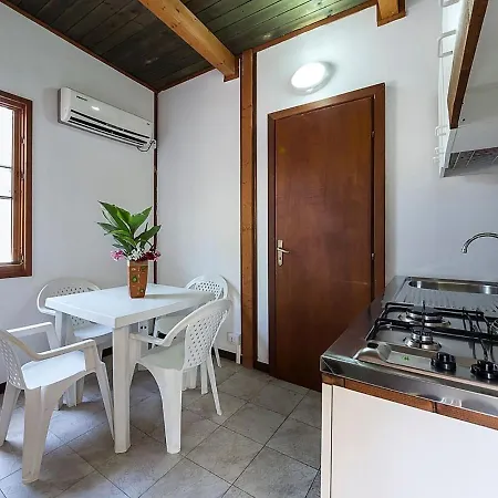 Pleasant Mobile Home In Sorso With Garden Dom wakacyjny Sorso