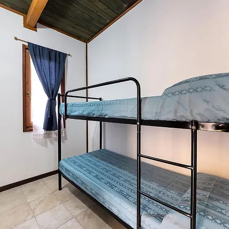 Dom wakacyjny Pleasant Mobile Home In Sorso With Garden *